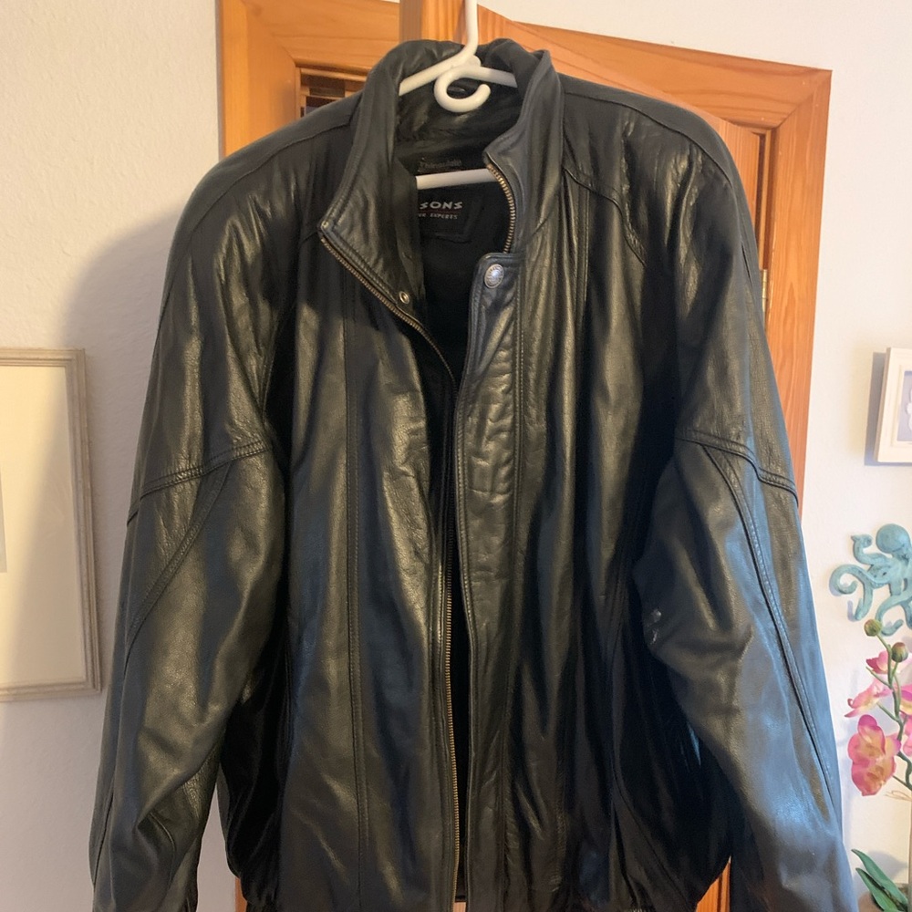 Gorgeous leather coat with removable thinsulate lining